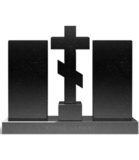 Двойной христианский памятник с двумя гранитными стелами, разделенными крестом